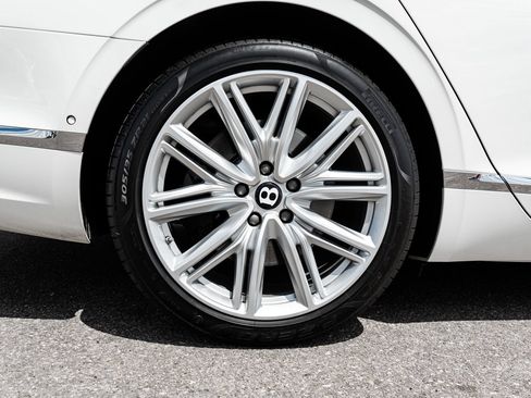 Certified 2023 Bentley Flying Spur V8 AWD/4WD image 15