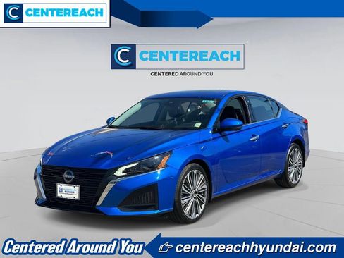 Used 2025 Nissan Altima 2.5 SL FWD image 1