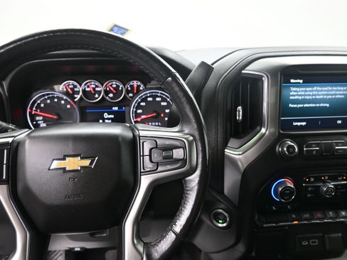 Used 2021 Chevrolet Silverado 1500 LT AWD/4WD image 16