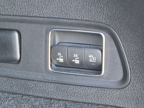 Used 2024 Mercedes-Benz GLS 450 4MATIC image 24