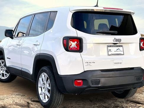 Used 2023 Jeep Renegade Latitude AWD/4WD image 13