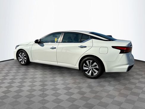 Used 2024 Nissan Altima 2.5 S image 7