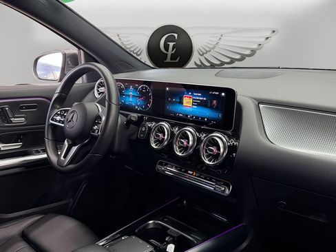 Used 2021 Mercedes-Benz GLA 250 w/ Premium Package image 17