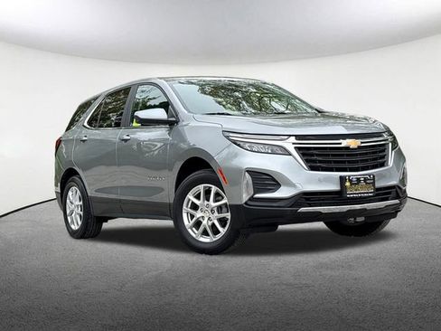 Used 2023 Chevrolet Equinox LT AWD/4WD image 2