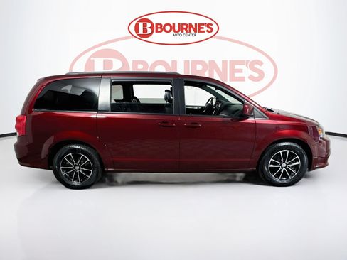 Used 2018 Dodge Grand Caravan GT FWD image 11
