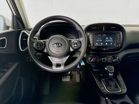 Used 2020 Kia Soul S image 25