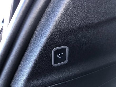 New 2026 Chrysler Pacifica Select w/ S Appearance Package FWD image 18