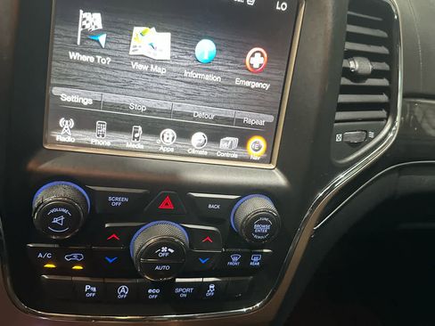 Used 2017 Jeep Grand Cherokee Overland AWD/4WD image 21