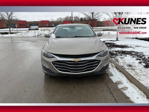 Used 2024 Chevrolet Malibu LT image 3