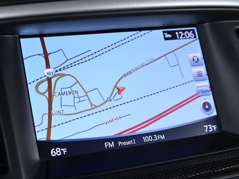 Used 2019 Nissan Pathfinder SL image 16