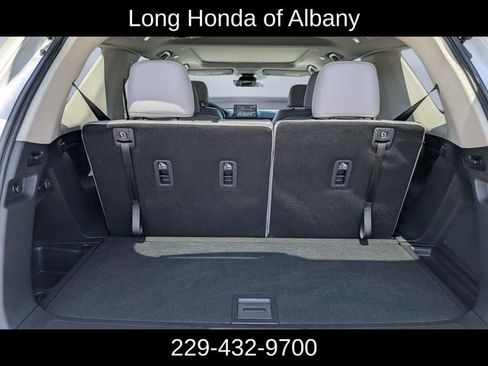 Used 2025 Honda Pilot Touring image 11