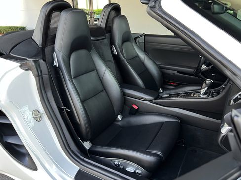 Used 2017 Porsche 718 Boxster image 34