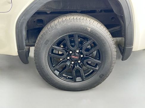Used 2025 GMC Sierra 1500 Elevation image 35