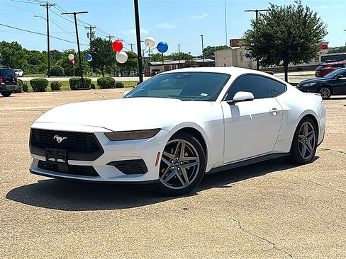 Used 2026 Ford Mustang Premium RWD image 2