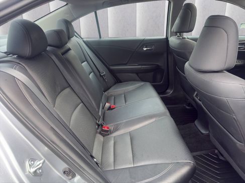 Used 2017 Honda Accord EX-L image 18