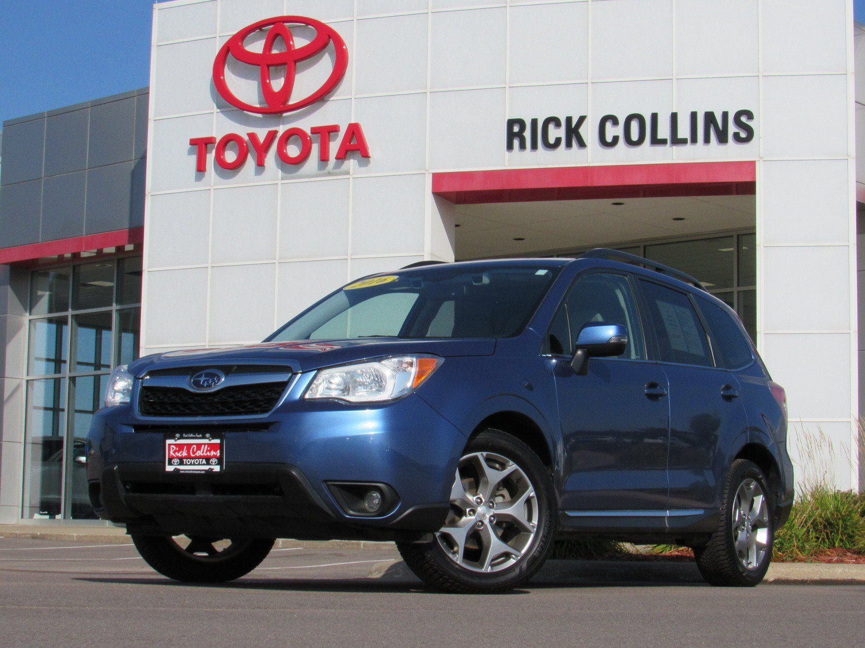 Used 2016 Subaru Forester 2.5i Touring w/ Eyesight & Navigation System AWD/4WD image 1