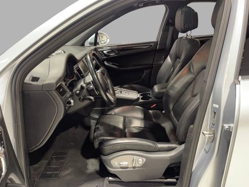Used 2016 Porsche Macan S image 24