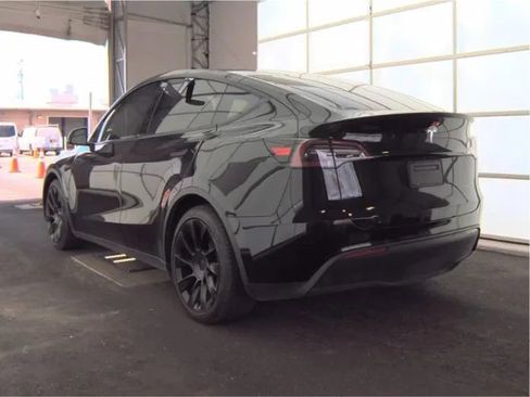 Used 2023 Tesla Model Y Long Range AWD/4WD image 6