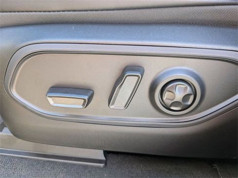 New 2025 Jeep Grand Cherokee Altitude image 14