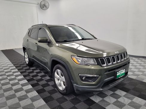 Used 2018 Jeep Compass Latitude w/ Popular Equipment Group FWD image 15