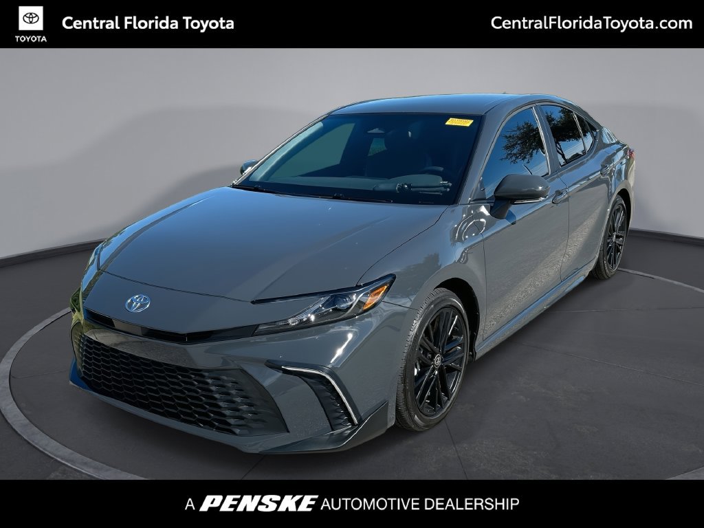 Used 2026 Toyota Camry SE FWD image 1