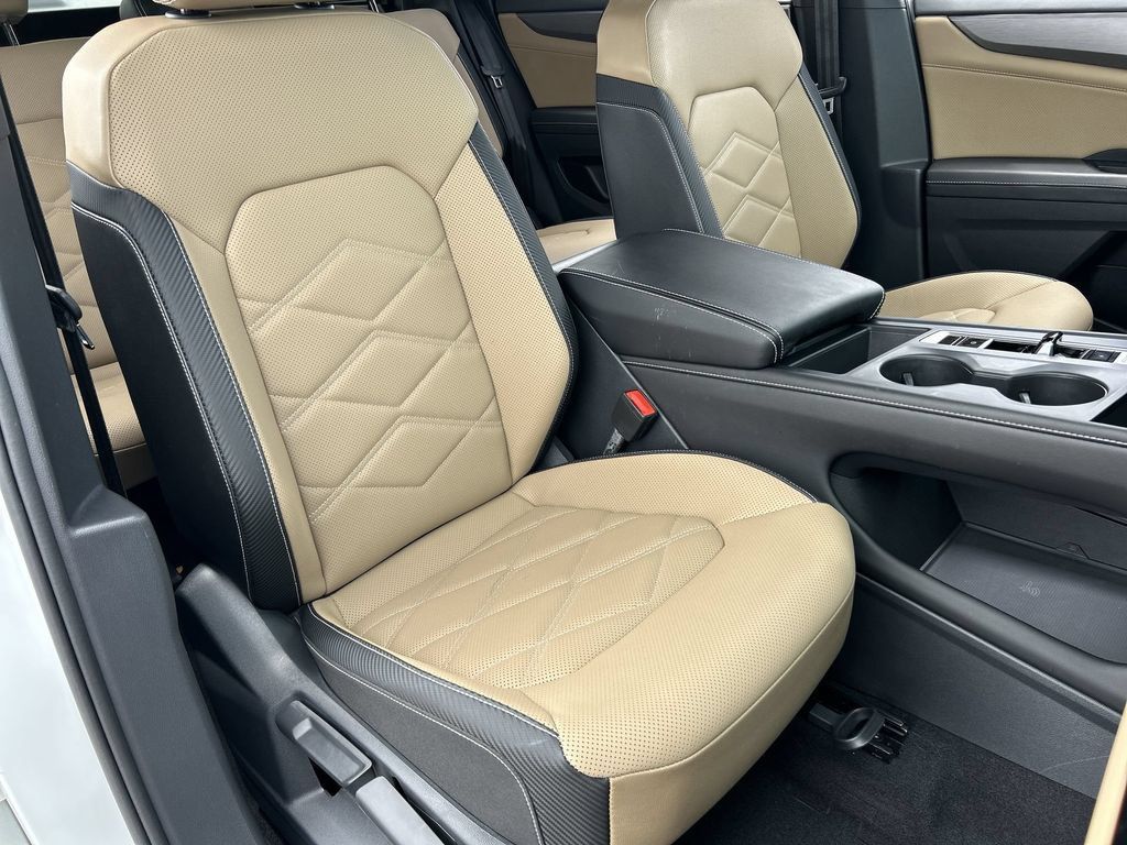 Used 2024 Volkswagen Atlas Cross Sport SE FWD image 28