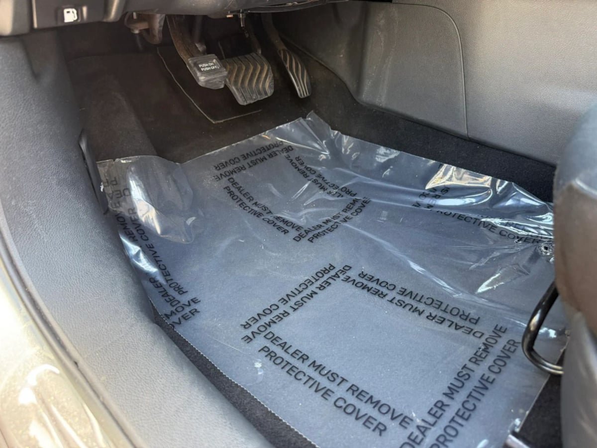 Used 2024 Nissan Sentra SV FWD image 20