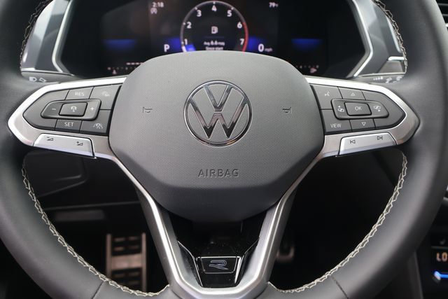 Certified 2023 Volkswagen Tiguan SE R-Line FWD image 11
