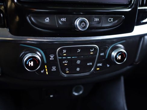 Used 2018 Chevrolet Traverse LT w/ LPO, 'HIT The Road' Package AWD/4WD image 15