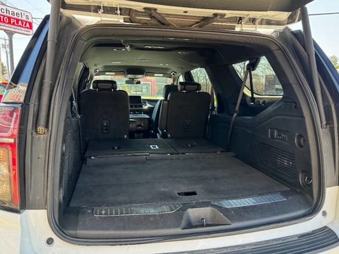 Used 2023 Chevrolet Suburban Premier image 18