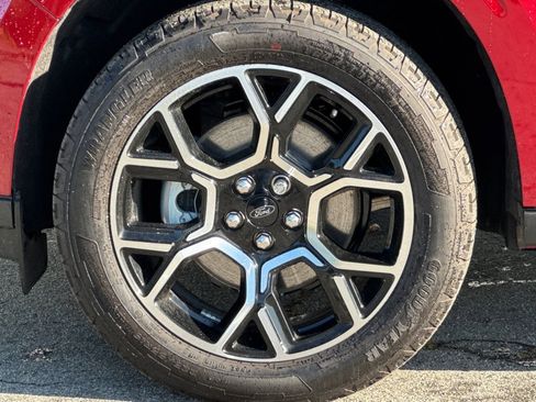 Used 2026 Ford Maverick Lariat w/ 4K Tow Package AWD/4WD image 29