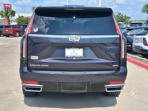 Certified 2023 Cadillac Escalade Premium Luxury w/ Performance Package AWD/4WD image 5