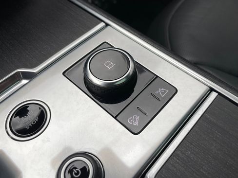 Used 2023 Land Rover Range Rover SE image 31