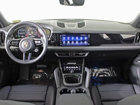 Certified 2026 Porsche Cayenne image 15