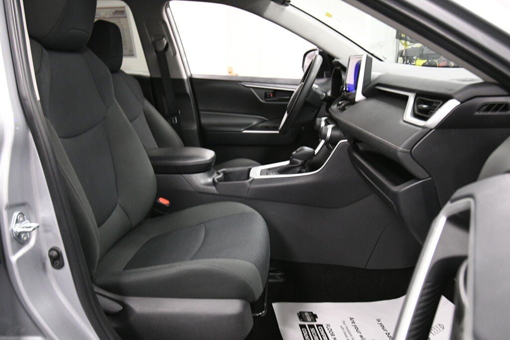 Certified 2025 Toyota RAV4 LE FWD image 25