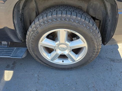 Used 2011 Chevrolet Tahoe LTZ AWD/4WD image 10