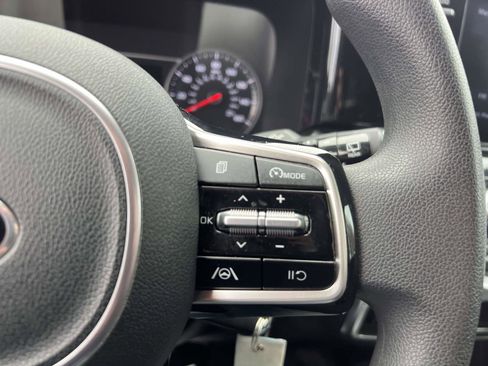 Used 2021 Kia Sorento LX image 25