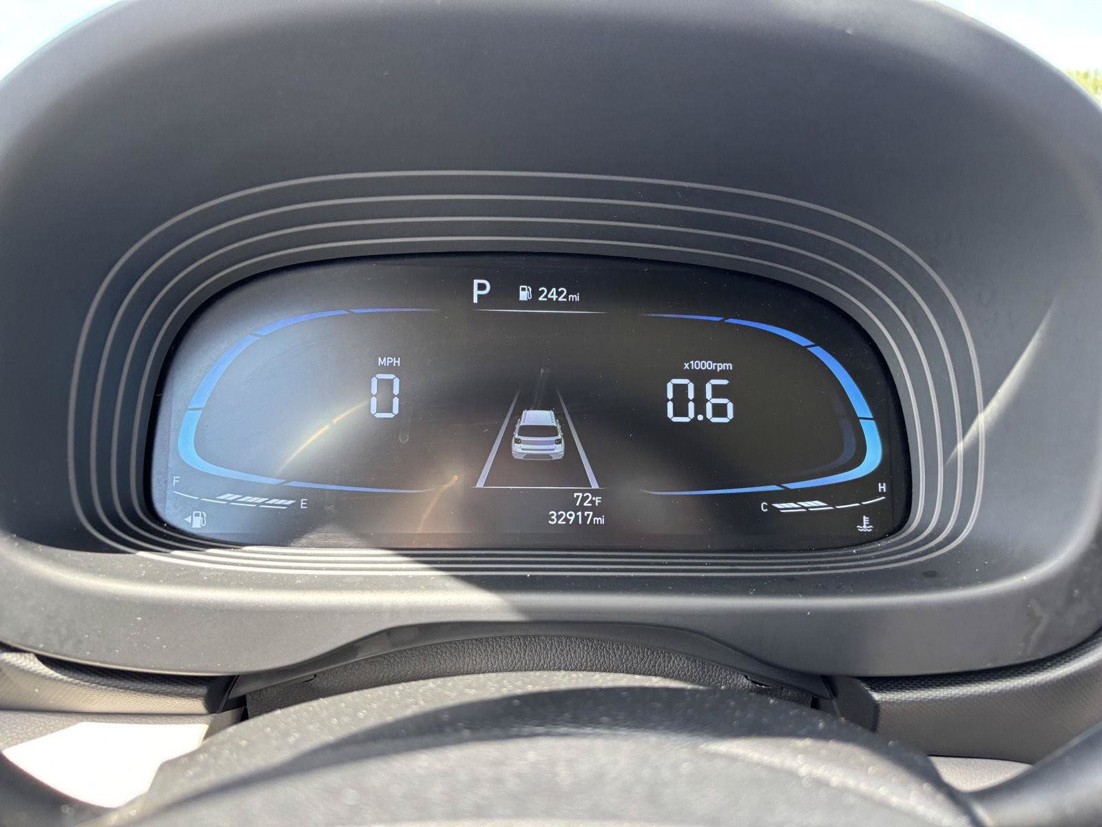 Used 2025 Hyundai Venue SEL FWD image 21