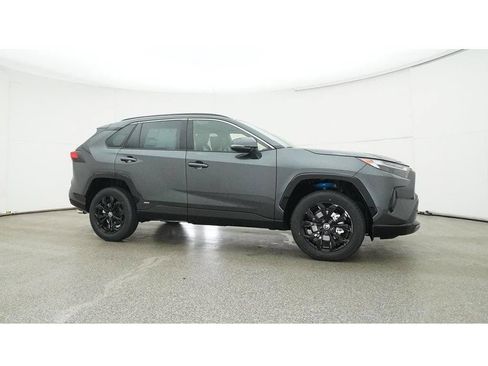 Used 2025 Toyota RAV4 SE w/ Weather Package AWD/4WD image 34