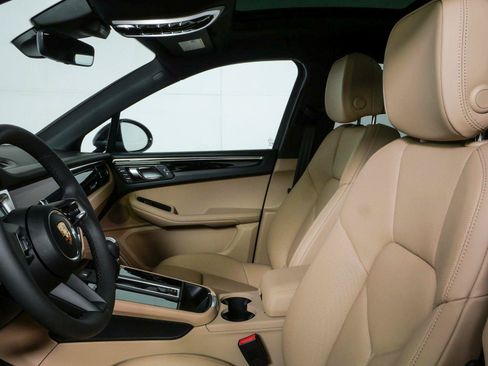 Certified 2026 Porsche Macan Turbo AWD/4WD image 5