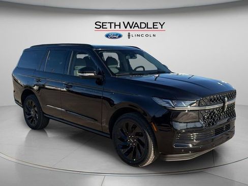 New 2026 Lincoln Navigator Reserve w/ Jet Appearance Package image 1