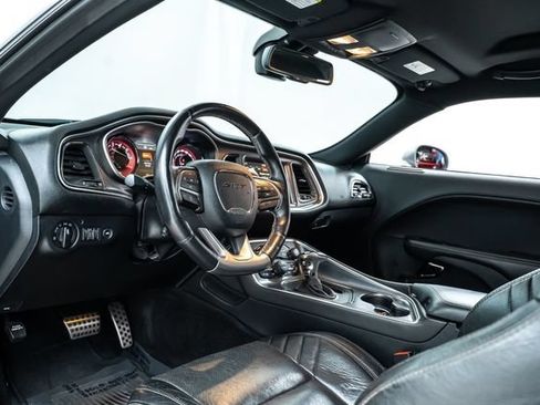 Used 2016 Dodge Challenger SRT Hellcat RWD image 16