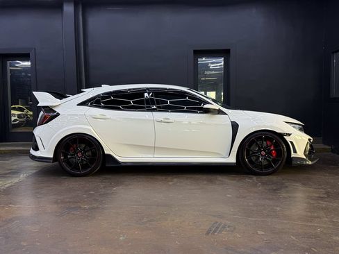 Used 2018 Honda Civic Type R image 9