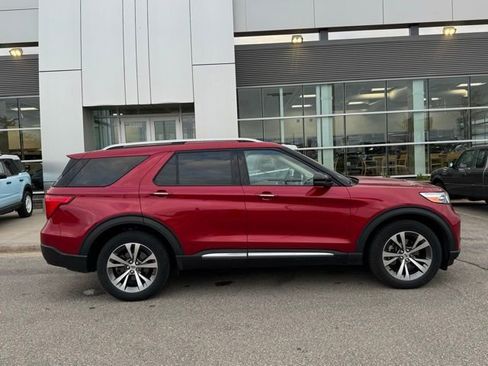 Certified 2020 Ford Explorer Platinum w/ Premium Technology Package AWD/4WD image 39