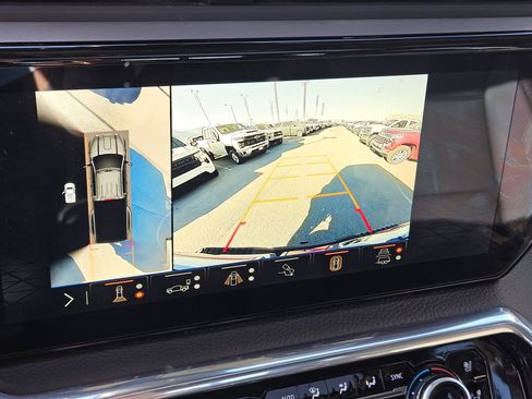 Used 2025 GMC Sierra 3500 Denali image 24