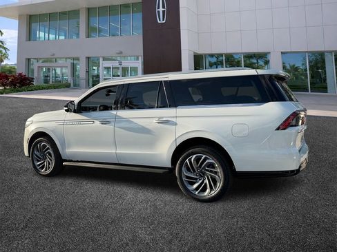 New 2026 Lincoln Navigator L Premier AWD/4WD image 5