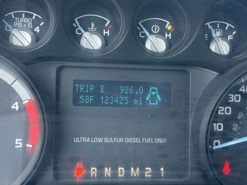 Used 2014 Ford F550 4x4 Regular Cab Super Duty image 21