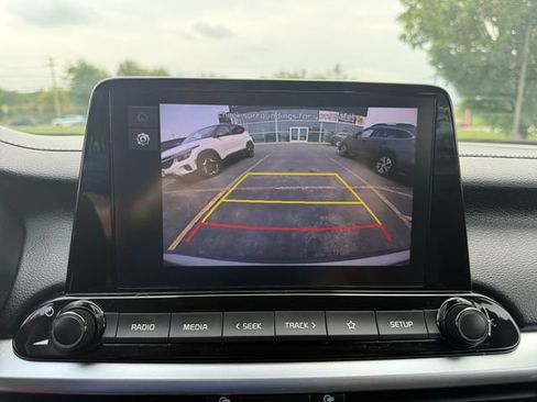 Certified 2022 Kia Forte LXS w/ LXS Technology Package FWD image 22