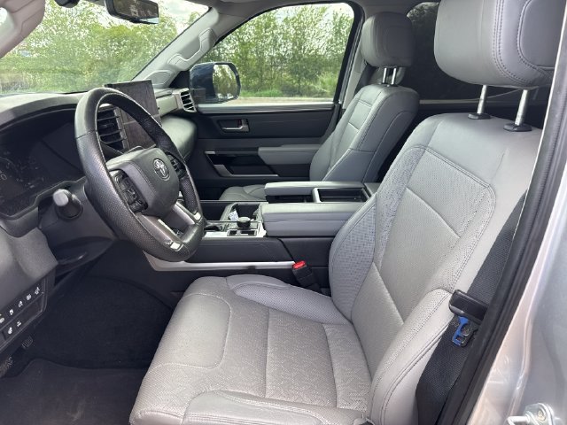 Used 2024 Toyota Tundra Limited AWD/4WD image 9