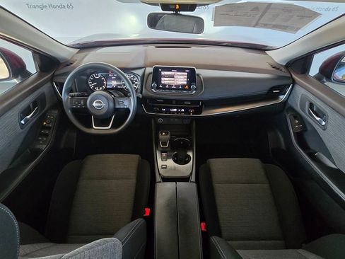 Used 2022 Nissan Rogue SV FWD image 8